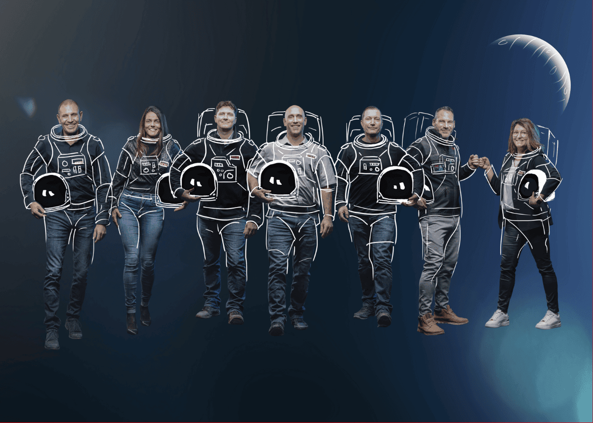 Groupe de personnes en costumes d'astronautes dans l'espace.