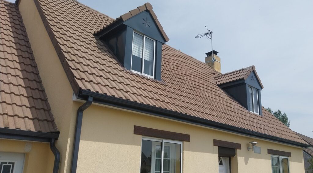 Gouttières INOA, sous-faces et habillage aluminium à LA HAYE-DU-PUITS (Manche-50)